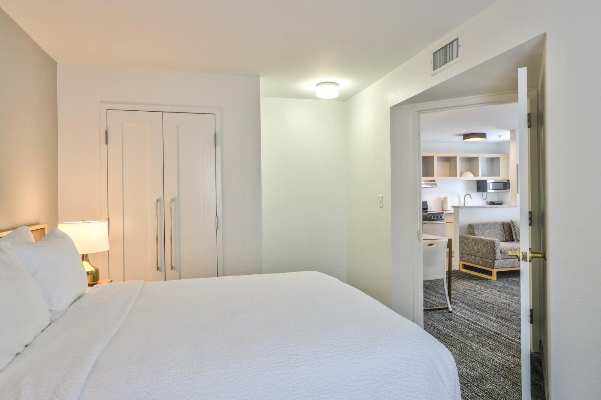 Alluxsuites At 1876, Ascend Hotel Collection Tallahassee Extérieur photo