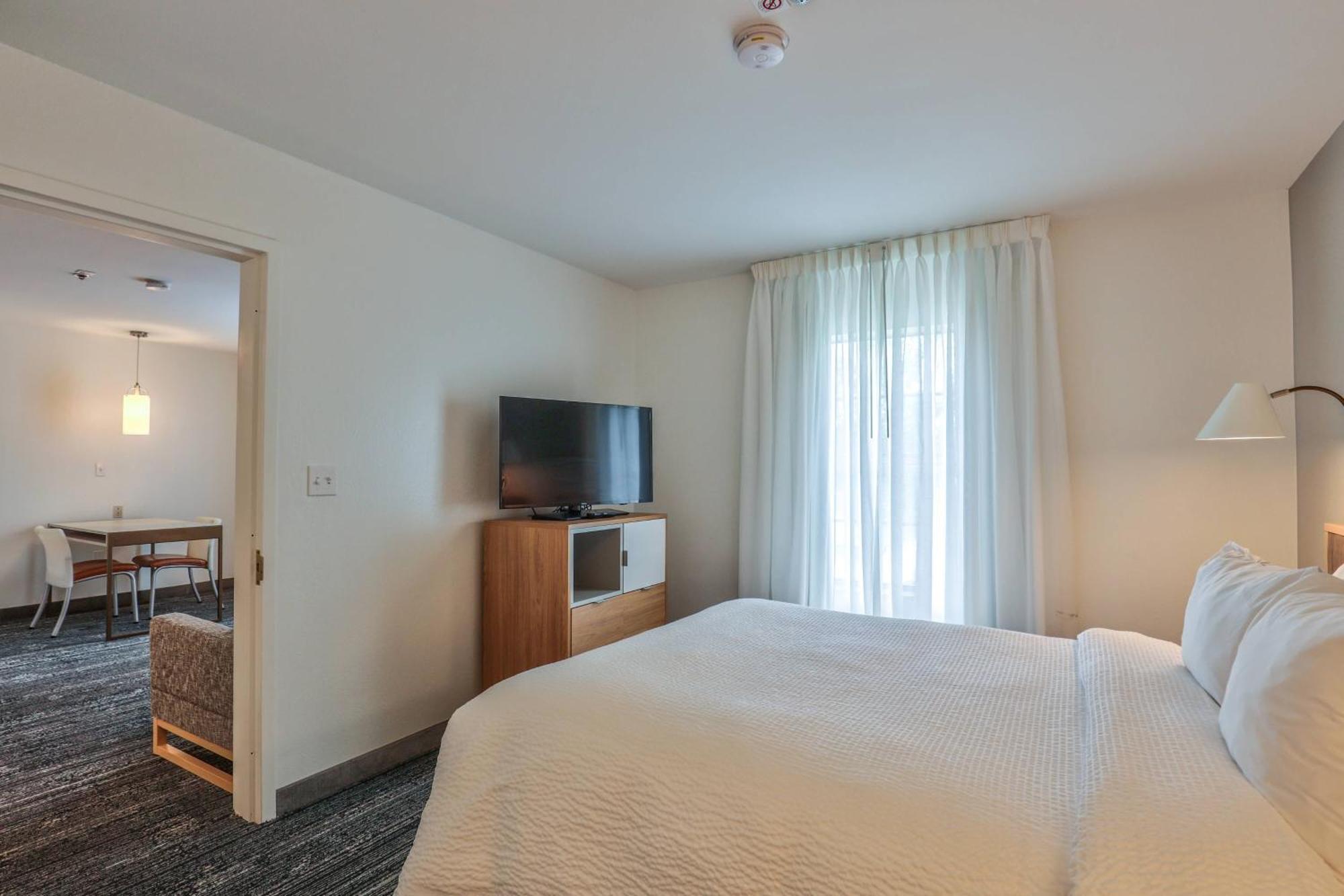 Alluxsuites At 1876, Ascend Hotel Collection Tallahassee Extérieur photo