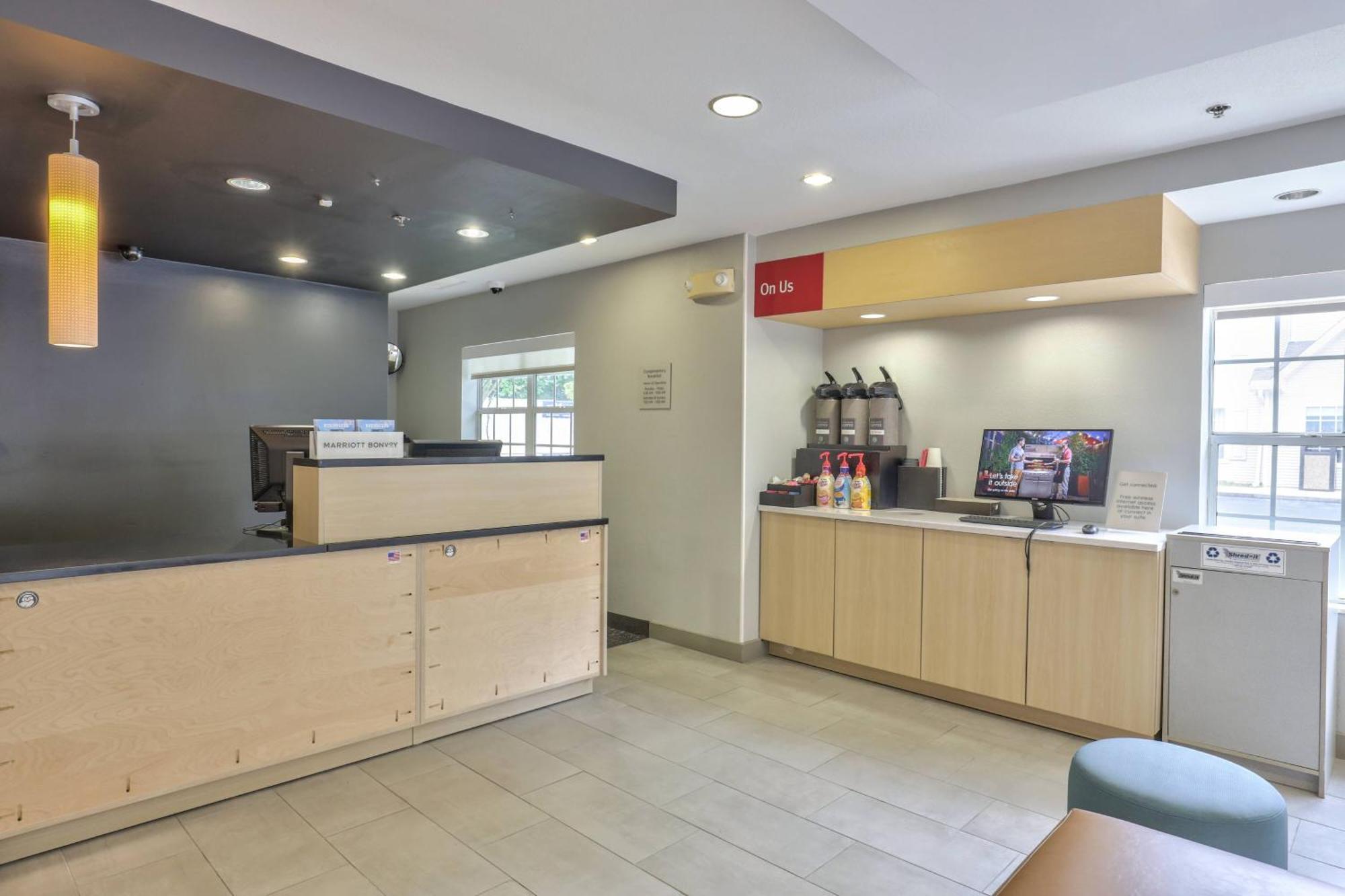 Alluxsuites At 1876, Ascend Hotel Collection Tallahassee Extérieur photo